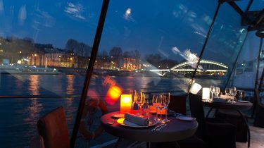 Bateaux Parisiens Dinner Cruise • Information, departure times, prices ...