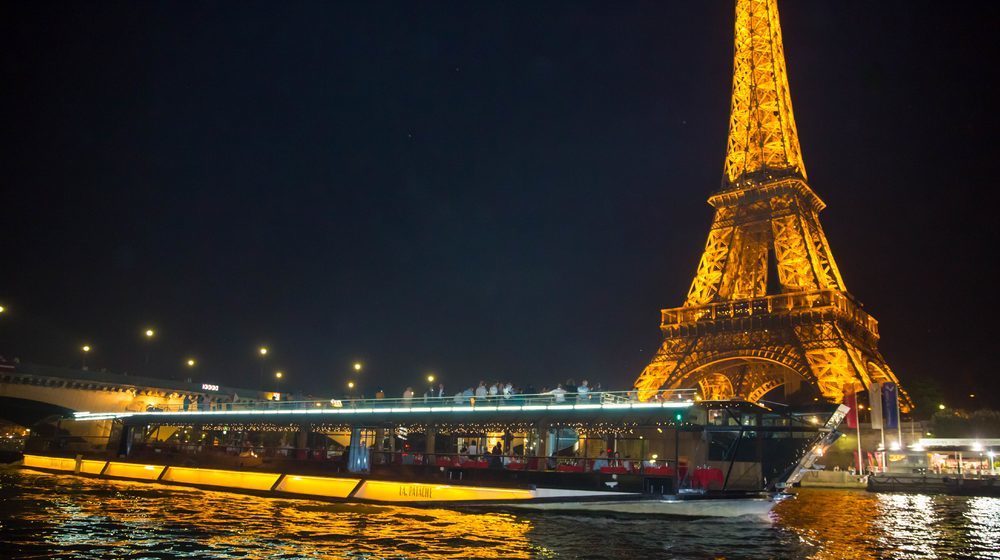 bateaux mouches paris tour eiffel