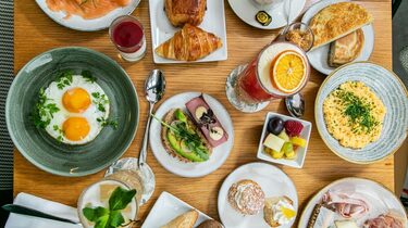 Brunch du dimanche au Flora Danica • Come to Paris